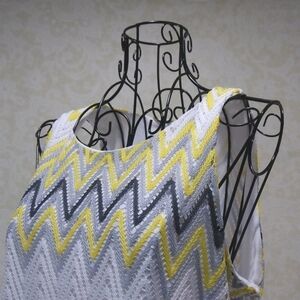 TACERA Grey Yellow White Chevron Overlay Lined Sleeveless Dress M